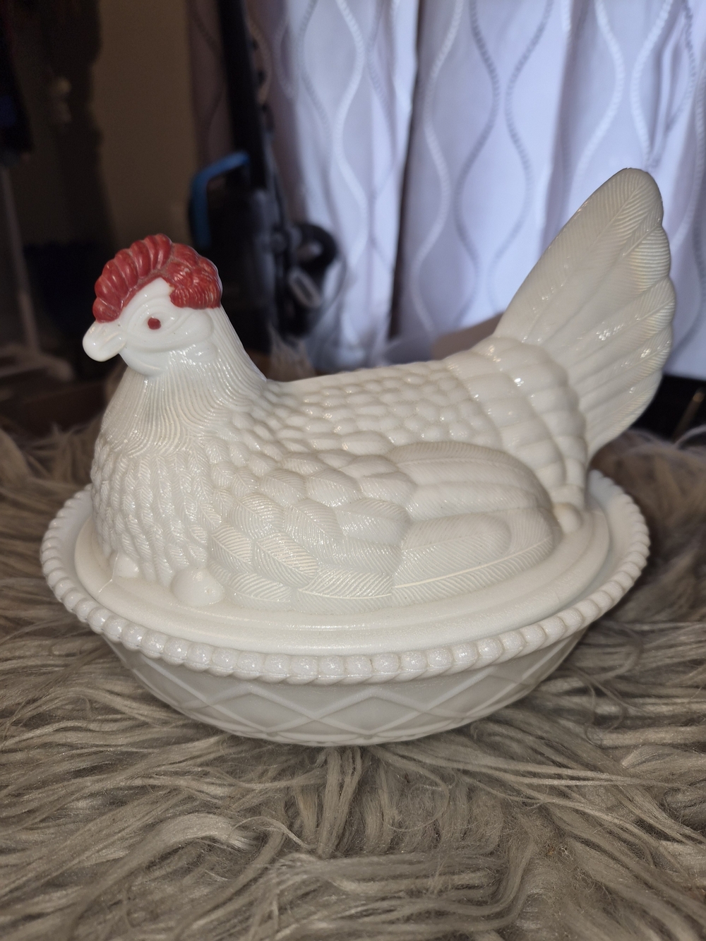 Large Westmoreland Hen On Nest Milk Glass With Red Crest